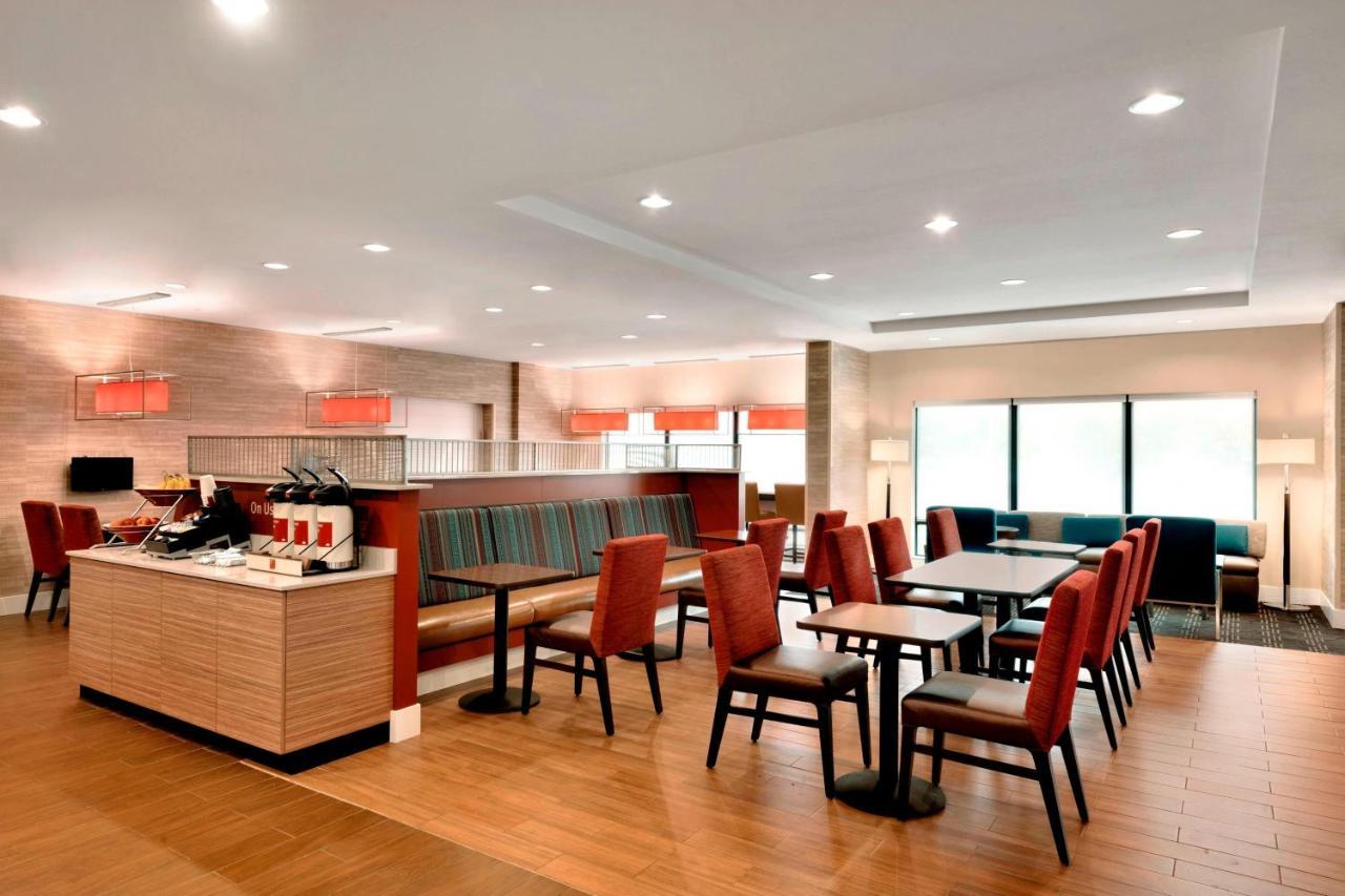 匹兹堡机场/罗宾逊镇万豪广场酒店 Robinson Township 外观 照片